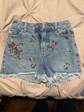 Embroidered Light Wash Denim Cutoff Shorts - Floral